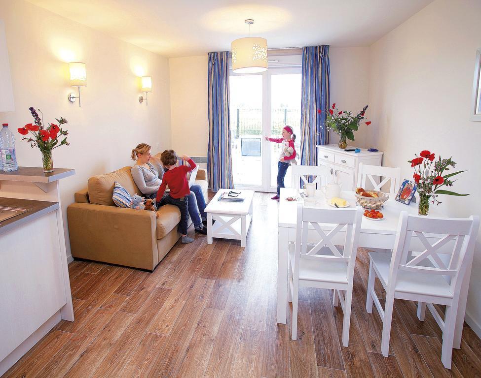 Residence Odalys Les Villas De La Baie ル・クロトワ エクステリア 写真